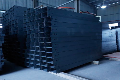 熱鍍鋅槽式橋架，專業(yè)制造商大鼎電氣 質(zhì)量可靠，守護(hù)您的配電安全